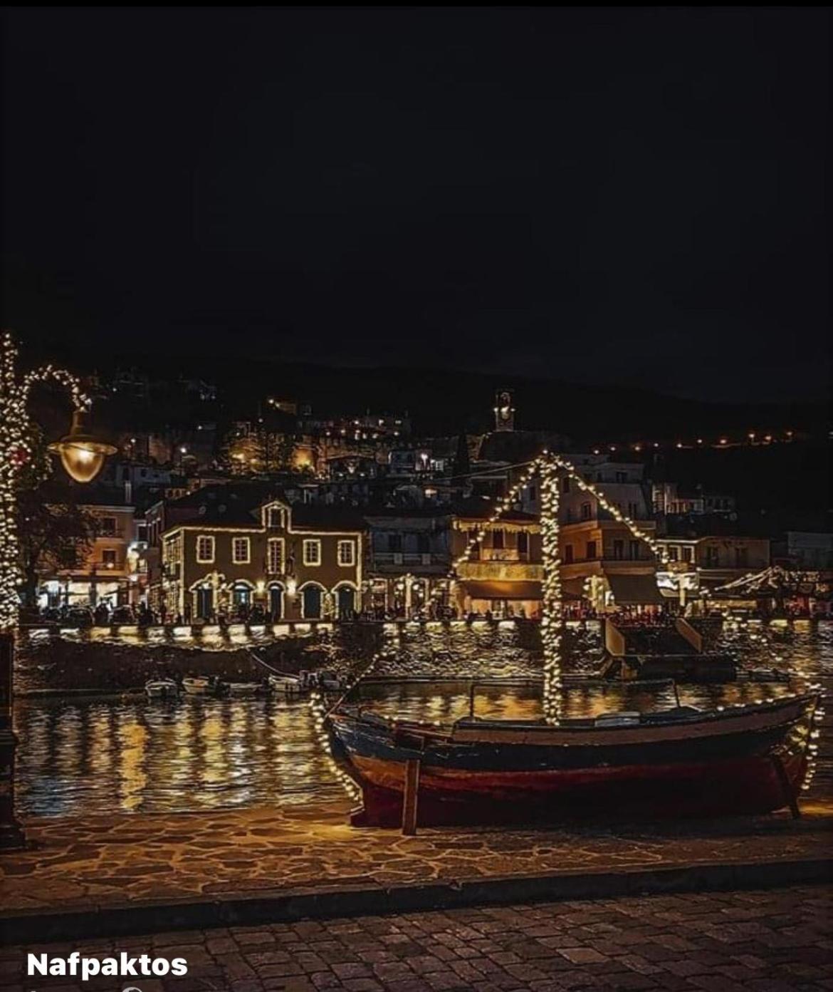 Nafpaktos-Luxury Suite Экстерьер фото