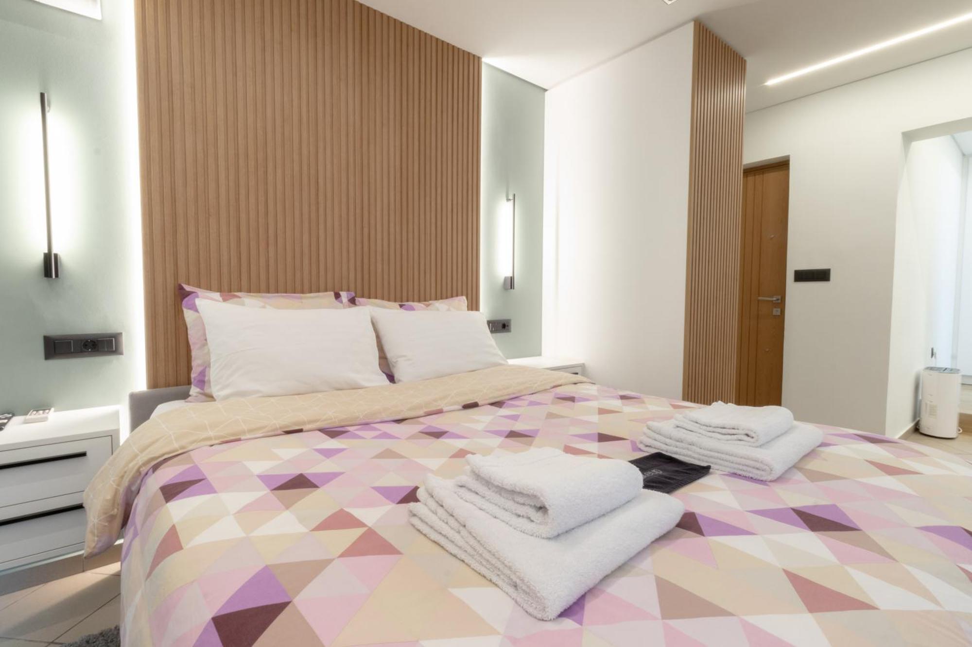 Nafpaktos-Luxury Suite Экстерьер фото